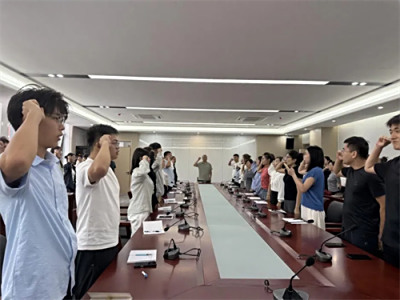 玉田职教中心鸦鸿桥校区举办庆祝教师节暨青年教师成长论坛特别活动