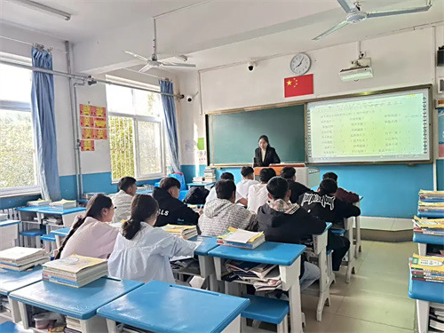 多彩活动温暖玉田职教中心新疆学子国庆、中秋假期