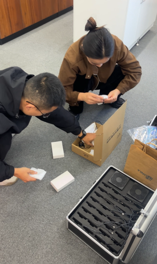 与泰国客户达成交易并现场打包