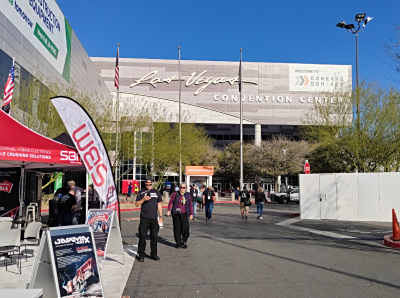 山西斯普瑞在美国拉斯维加斯参加CONEXPO-CON AGG 2023展览会