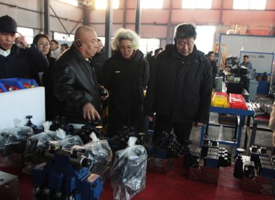 2024高端液气密产品技术发展现状及趋势研讨会考察团一行莅临参观交流