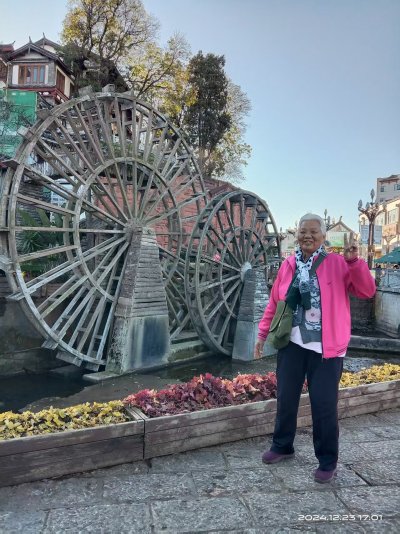 2025 国庆人物  |  当代爱国作家张咸贞作品特刊