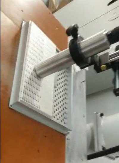電子行業(yè)二維碼自動噴碼案例