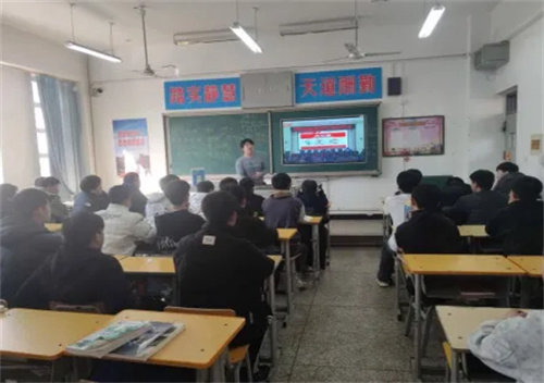 “工欲善其事 必先利其器”——迁安职教中心装备制造工程系实习教师周天涯工作感悟