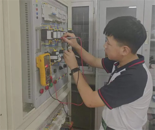 【迁职十佳】迁安职教中心优秀学生刘宏烨