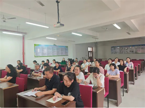 以实干开启新征程 用奋斗描绘新篇章——迁安职教中心信息工程系召开新学期工作部署会议