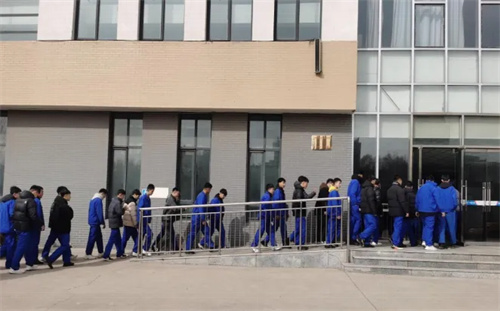 “开学实习第一课” 迁安职教中心实习处召开了安全、纪律教育警示班会