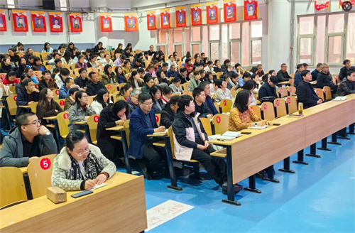 迁安职教中心召开AI赋能教育教学培训会