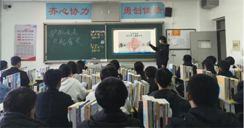护航未来 e起成长——迁安职教中心开展系列网络素养教育活动守护青少年数字成长