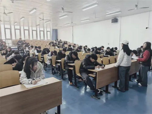 以笔为剑锋 披荆逐梦想——迁安职教中心自动化工程系开展“3+2”贯通培养文化课阶段性考试