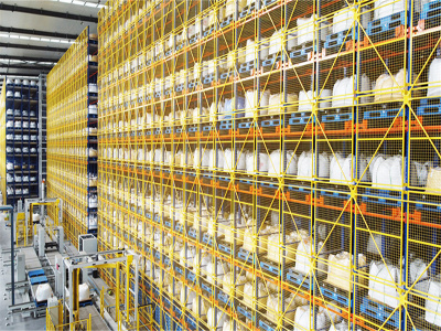 塑料托盤在新能源（yuán）鋰電池行業立（lì）體庫使（shǐ）用場景