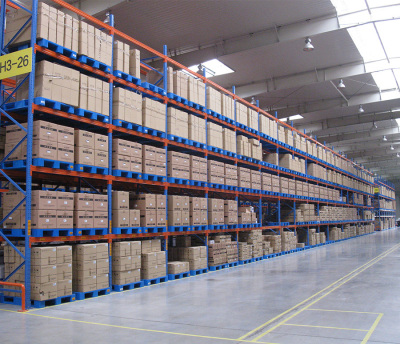 塑料托盤在橫梁（liáng）貨架上的使用（yòng）場景