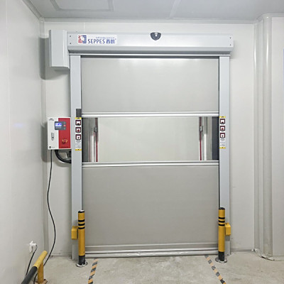 西朗门业：AGV联动快速卷帘门