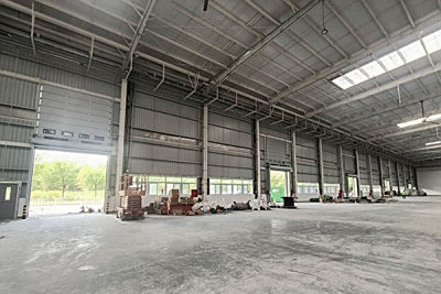 比卷帘门更抗风、更密封，沿海地区推荐安装西朗工业提升门