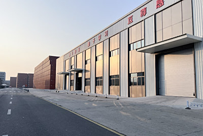 西朗工业提升门：比传统卷帘门安全的厂房大门，通过CNAS检测
