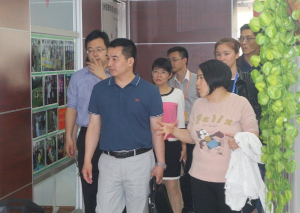 熱烈歡迎臺(tái)州紀(jì)委組領(lǐng)導(dǎo)一行到百泰考察交流