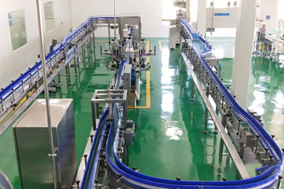 纯净水生产线设备价格大揭秘，一套设备要花多少钱？专家给出建议！