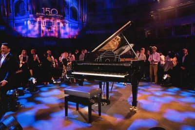 揭秘 | 全球限量八台的施坦威钢琴