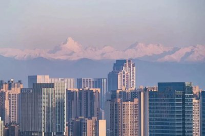 四川盛音乐器|成都雪山再刷朋友圈！推窗见雪山的绝美你爱了吗？