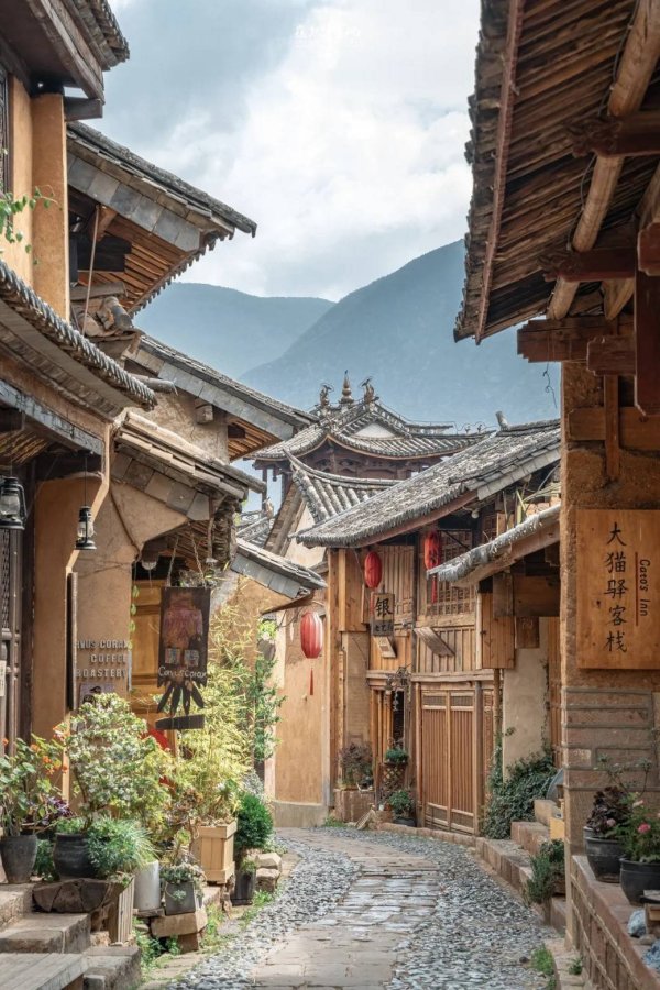 丽江古城：雪山下的千年水乡