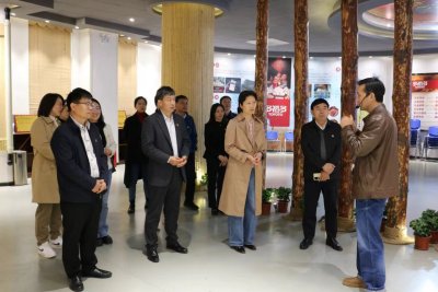 热烈欢迎郑州轻工业大学党员到公司开展交流