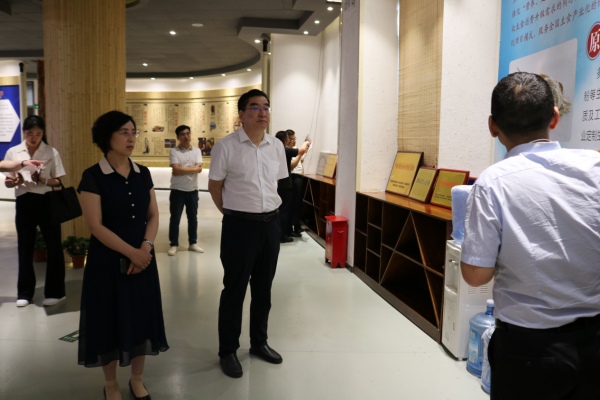 河北省张家口市察北区领导到公司参观调研