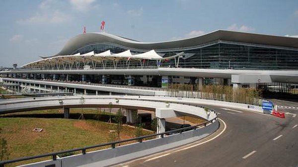 长沙机场多举措确保旅客平安返程｜长沙机场没有停飞，也没有封路