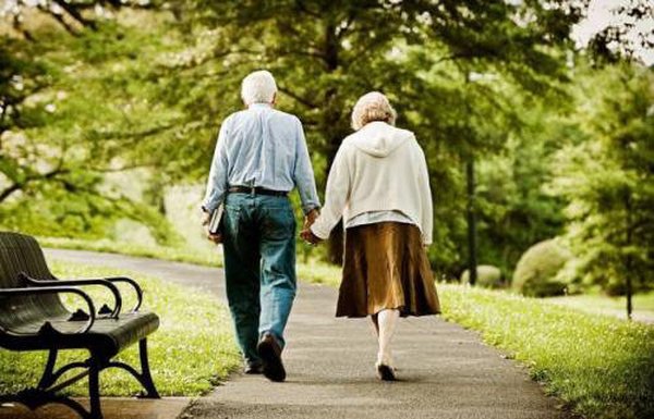 老年人坐飞机需要健康证明吗？老人买机票有哪些规定