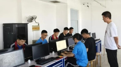 【遵化职校优秀班主任】躬耕教坛 舒心育人——优秀班主任马松