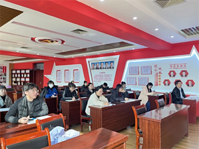 赋能专业成长 探索智慧教育——遵化市职业教育联合学校Deepseek培训会