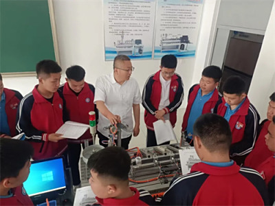 党建引航·技绽芳华|遵化职校技能大赛优秀指导教师——鲁明