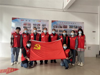 志愿服务进社区 春风化雨润民心  ——丰南电大党支部联合滨河社区开展党员志愿服务活动