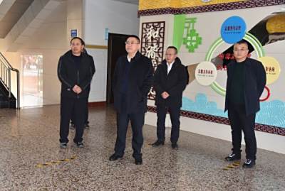 唐山开放大学党委书记张雪峰到丰南开放大学考察调研