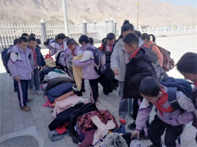 爱心暖寒冬 —— 丰南开放大学向甘肃省高寒地区捐赠御寒衣物