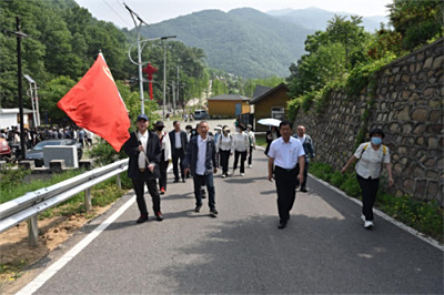 传承革命精神 汲取奋进力量——丰南开放大学党支部开展主题党日活动