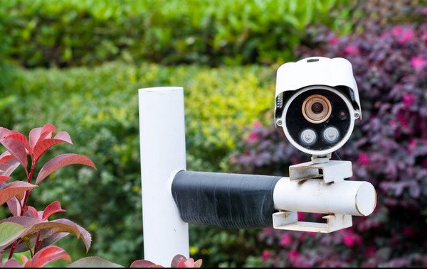 干燥劑廠家之如何解決監(jiān)控?cái)z像頭起霧問(wèn)題