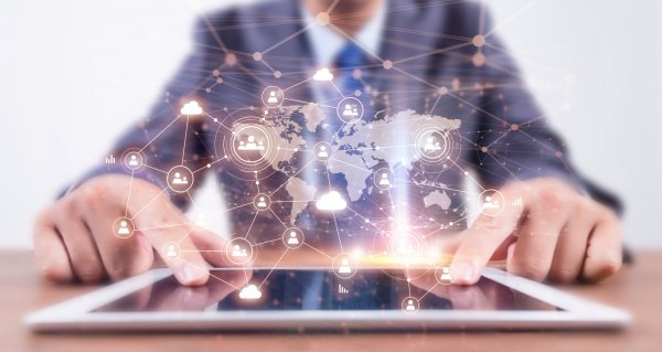 吹瓶機的未來發(fā)展趨勢會有哪些?