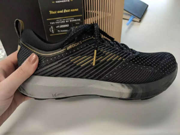 3D打印机和扫描仪在鞋业中的应用