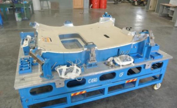 应用三维激光扫描仪精确测量4轮滑板桥架