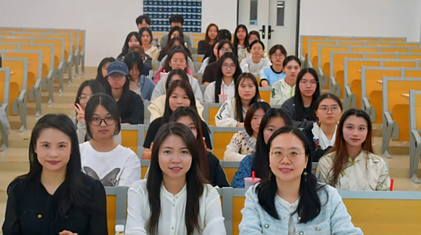 北京能量站企业导师为广东生态工程职业学院现代文秘专业师生进行总助高端培训