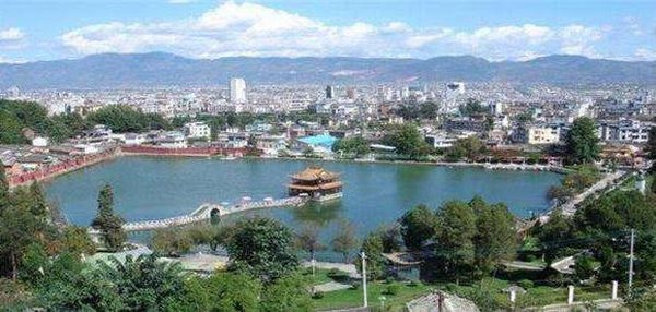 保山云瑞机场特价机票查询与机场航空售票处电话