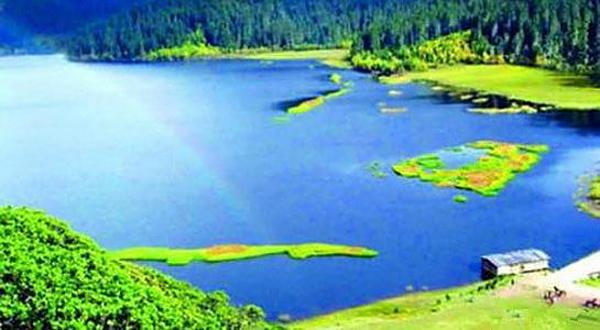 迪庆香格里拉机场特价机票查询与机场航空售票处电话