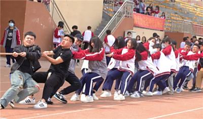 文化产业专业部组织拔河比赛