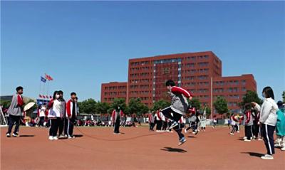 团结协作显身手 彩绳舞动展英姿——文传产业专业部组织跳绳比赛