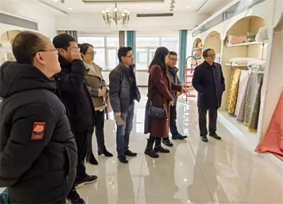 “凝心聚力 共谋发展”——石家庄文化传媒学校赴深泽县小堡村红柏家纺市场进行校企合作调研