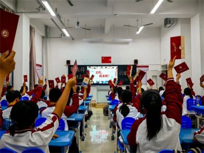 相约文传 筑梦启航——石家庄文化传媒学校2023级新生报到