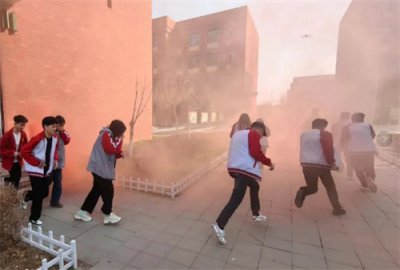 石家庄文化传媒学校文化产业专业部开展消防应急疏散演练