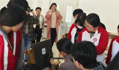 石家庄文化传媒学校举办传统技艺推广活动——“影雕技艺”进校园