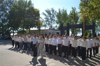 石家庄文化传媒学校举办“传承红色基因，锤炼党性修养”主题党日活动