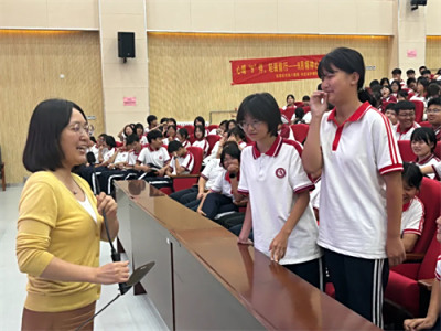 心灵指南，请查收！——石家庄文化传媒学校举办新生入学适应心理讲座